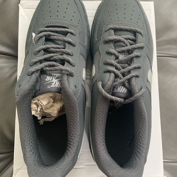 Air Force 1 Low ‘Anthracite Reflective Silver’ GS — 5Y - Picture 4 of 7